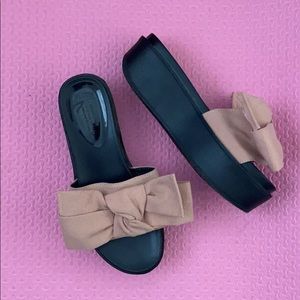 Big bow platform sandals